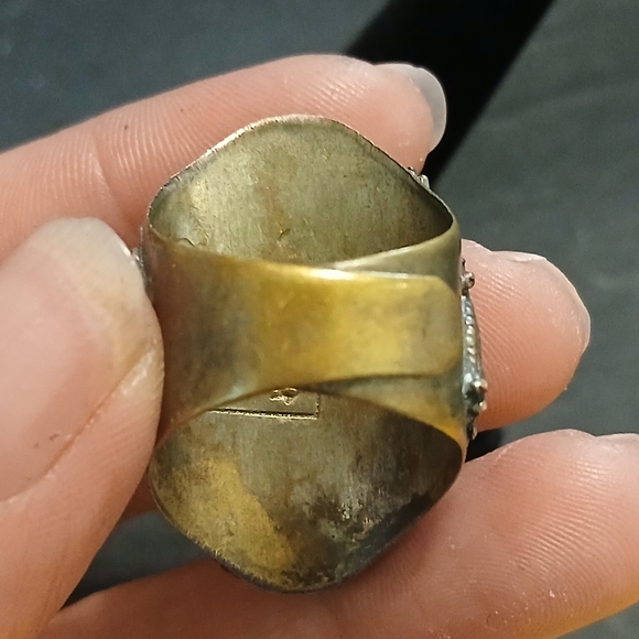 Vintage Red and Gold Tiebten Ring - Picture 5 of 10